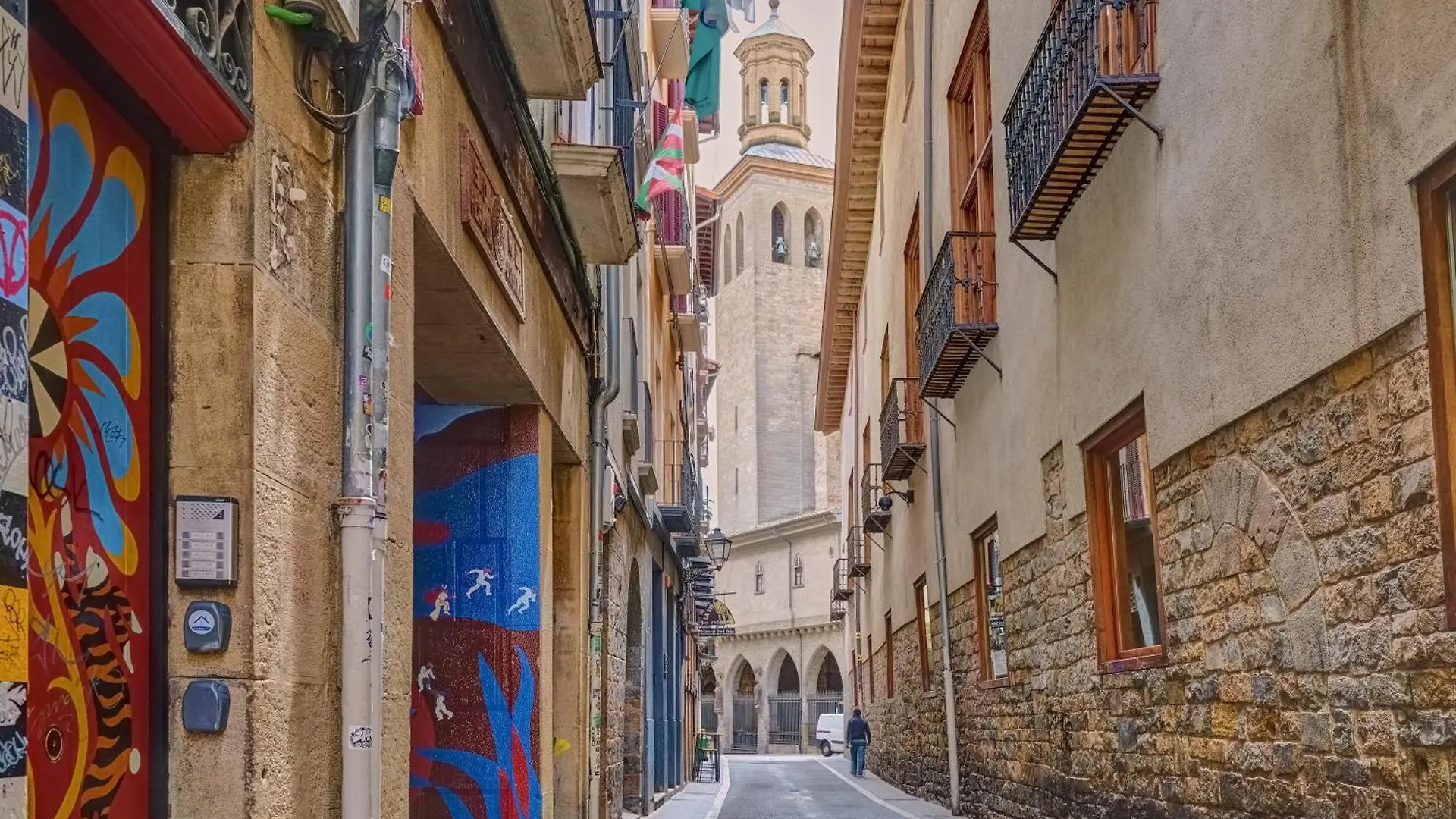Apart Jarauta junto al Ayto de Pamplona